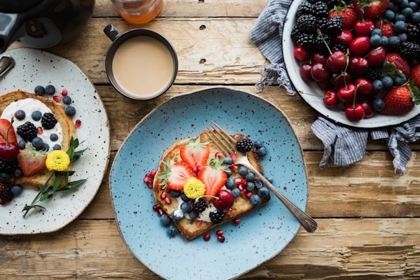 Toast with fresh fruit and granola
